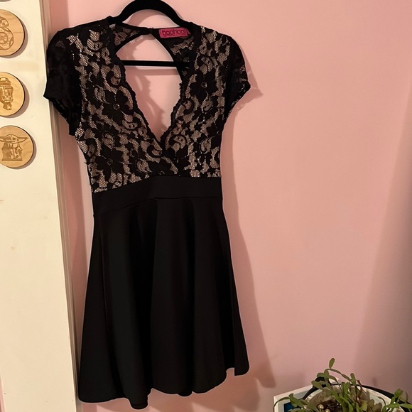 Lace top boohoo size 4 skater dress with keyhole back - Picture 1 of 4